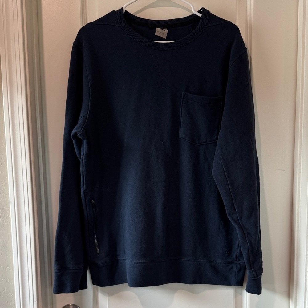 Classic Navy Crewneck Sweater / A52